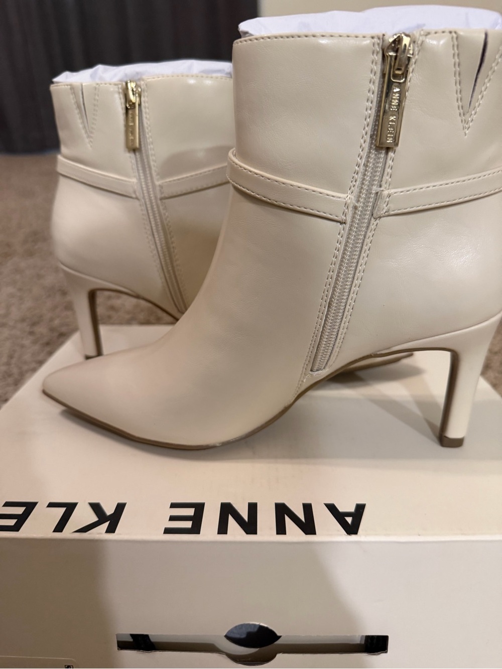 Anne Klein Margie Bone Ankle Boots Size 7M Pointed Toe Heeled Booties